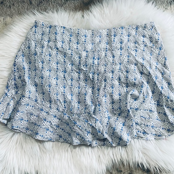 ANTHROPOLOGIE Maeve Pineapple Ruffle Shorts - Picture 4 of 6